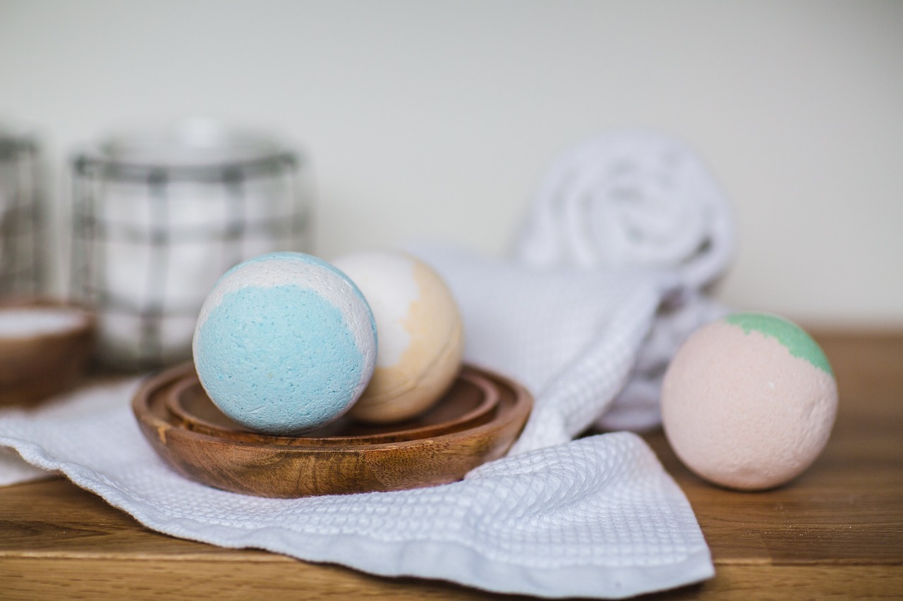 How to Make Your Own Natural Bath Bombs